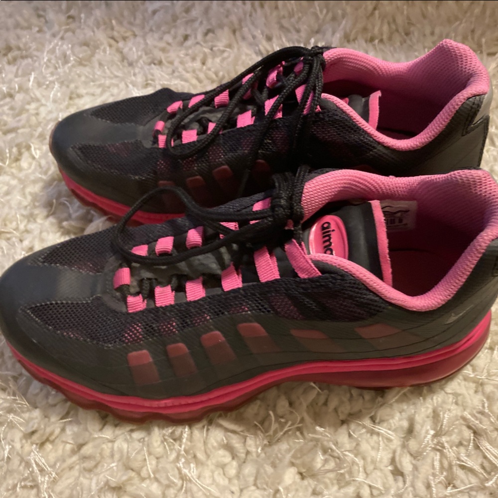 nike air maxes